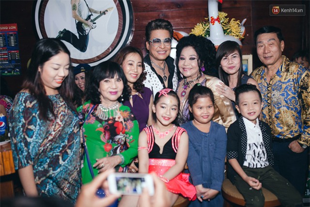 Thanh Bạch cười hạnh phúc trong tiệc cưới cùng nữ đại gia Thúy Nga - Ảnh 9.