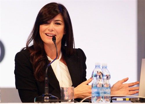 ngam nu cuoi “toa nang” cua 