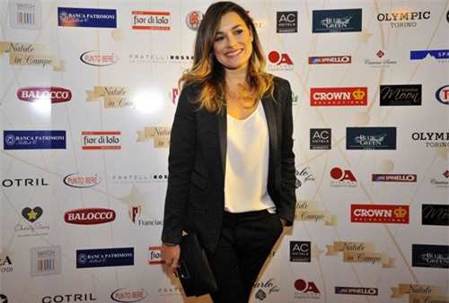 ngam nu cuoi “toa nang” cua 