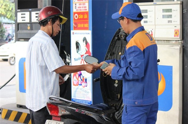 giá xăng, giá xăng giảm, giảm giá xăng, xăng dầu, Bộ Tài chính, Quỹ bình ổn xăng dầu, Bộ Công Thương, giá xăng thế giới, điều chỉnh giá xăng