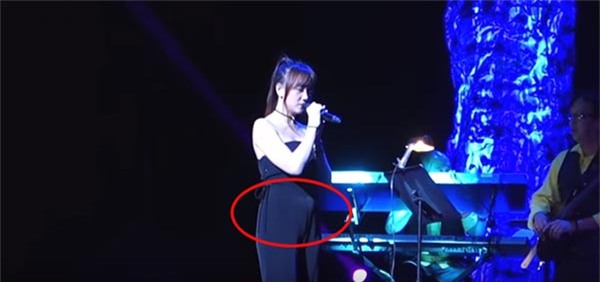 Đi diễn, Hari Won vô ý lộ rõ vòng 2 lớn bất thường - Ảnh 6.