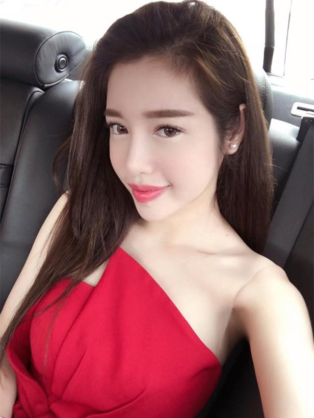 elly tran goi cam voi vong ba 96cm hinh anh 9