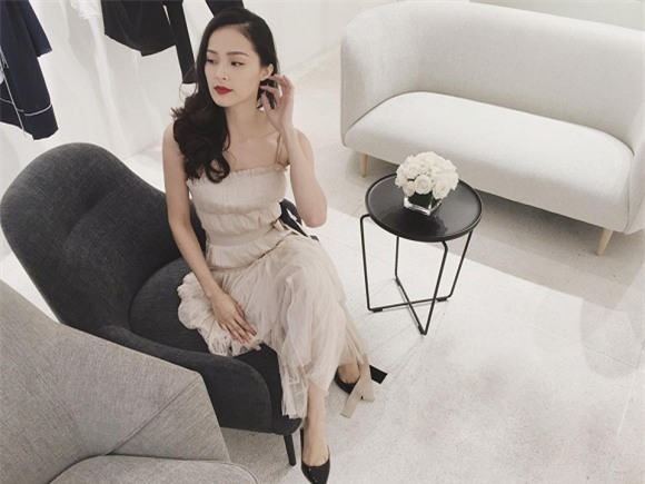 Hạ Vi trang điểm nhẹ nhàng  1