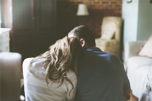 cô gái bị lừa uống thuốc phá thai