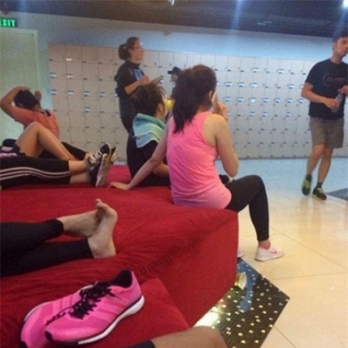 hoa hau ky duyen: - xin loi qua nhieu, ai con tin? - 2