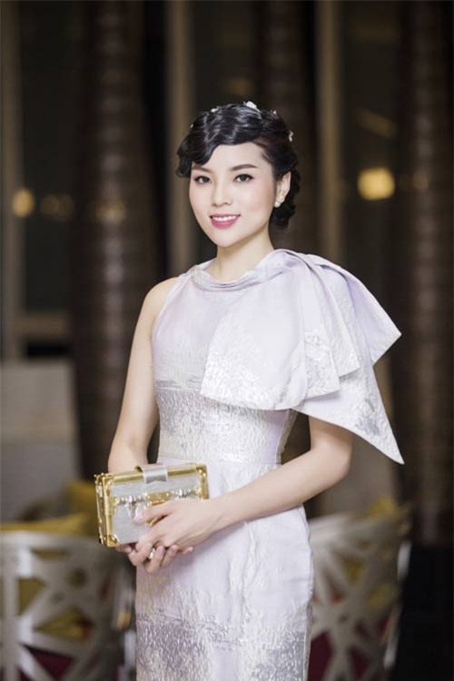 hoa hau ky duyen: - xin loi qua nhieu, ai con tin? - 4