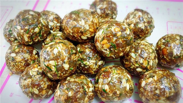 bánh trung thu, bánh trung thu handmade, gái công sở làm bánh trung thu, làm bánh trung thu bán