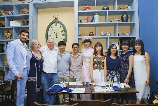 Hà Anh tổ chức lễ hỏi đậm chất Việt cùng chồng Tây tại villa Hà Nội - Ảnh 2.