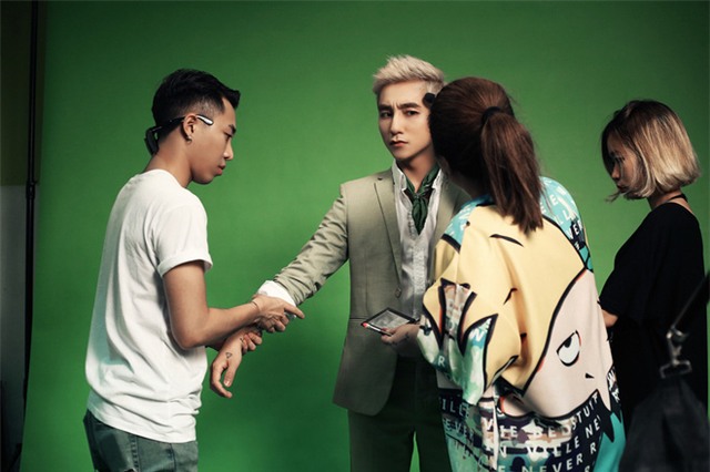 Chỉ chu môi thôi Sơn Tùng cũng khiến fan bấn loạn - Ảnh 2.