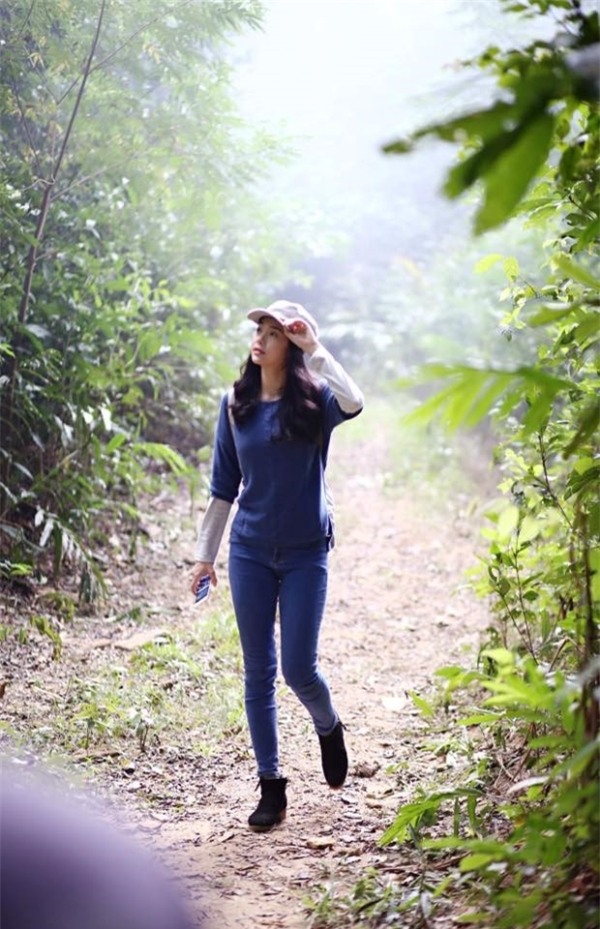 Minh Hang goi y 4 mau quan jeans khong the thieu ngay he hinh anh 11