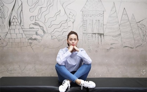 Minh Hang goi y 4 mau quan jeans khong the thieu ngay he hinh anh 12