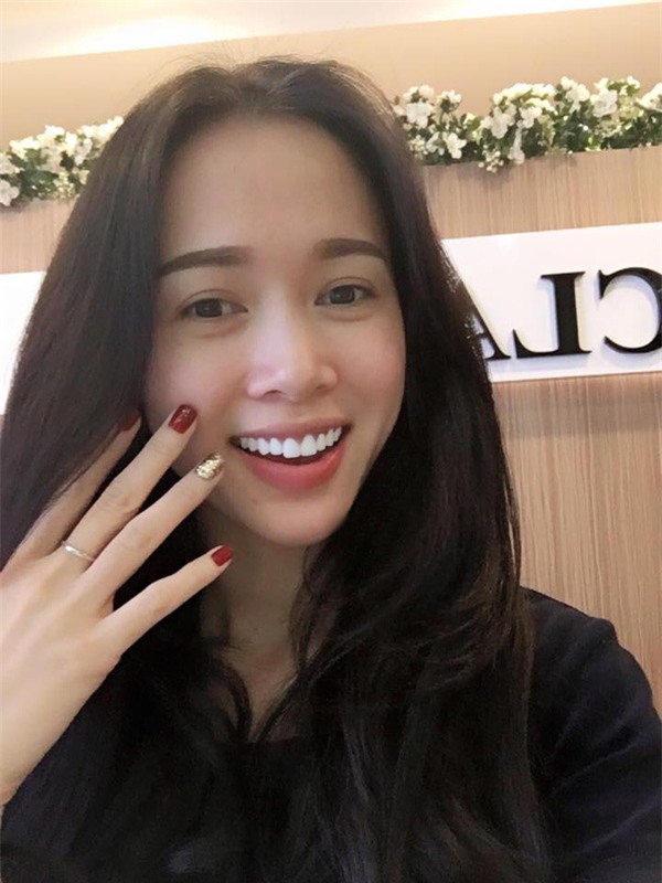 Nếu không có trang điểm và kính áp tròng, các người đẹp Việt sẽ trông như thế nào