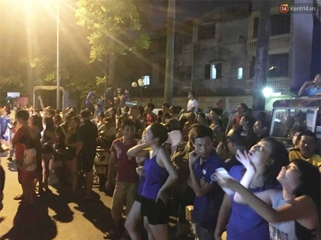 Hà Nội: Mâu thuẫn tình cảm, nam thanh niên dọa nhảy lầu tự sát từ tầng 16 - Ảnh 6.