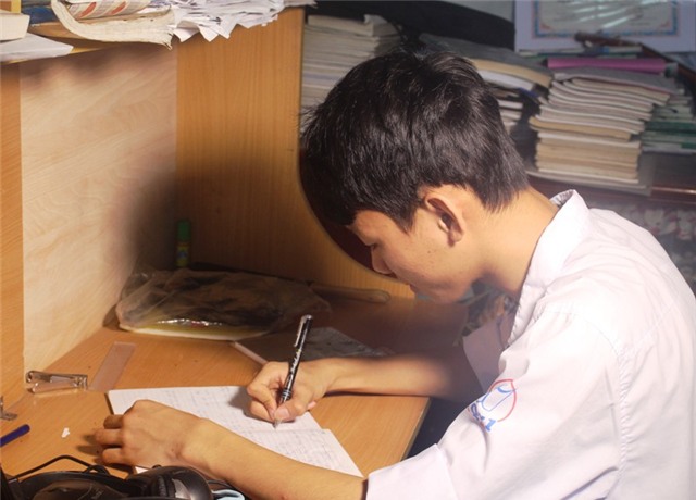 Em Lê Đình Nguyên đạt điểm 3 môn tổ hợp xét tuyển đại học cao nhất cụm thi số 34