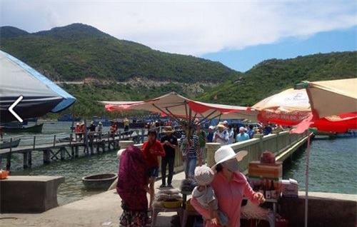 sap nha hang noi o ninh thuan, 2 nguoi tu vong, hang tram nguoi hoang loan - 5