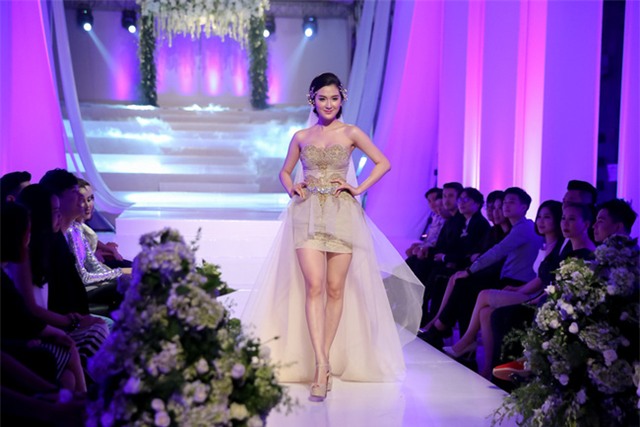 The Face: 3 lần bị Phạm Hương loại học trò, Lan Khuê khóc nấc bỏ về - Ảnh 14.