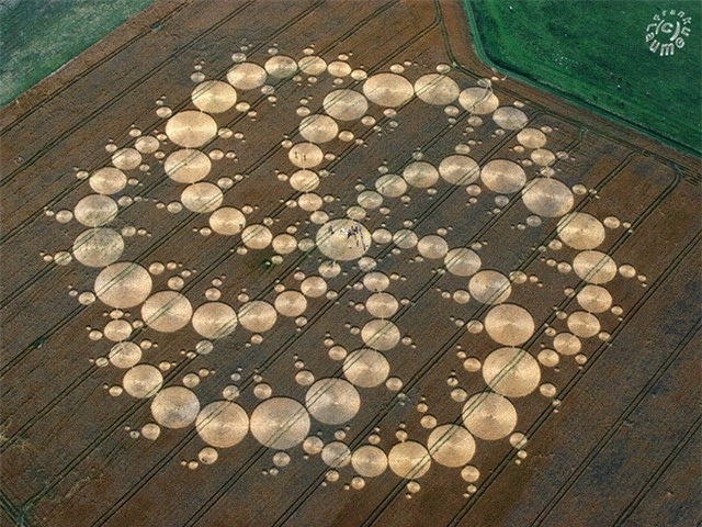 Đi tìm ẩn số về những vòng tròn bí ẩn của người ngoài hành tinh - Ảnh 5.