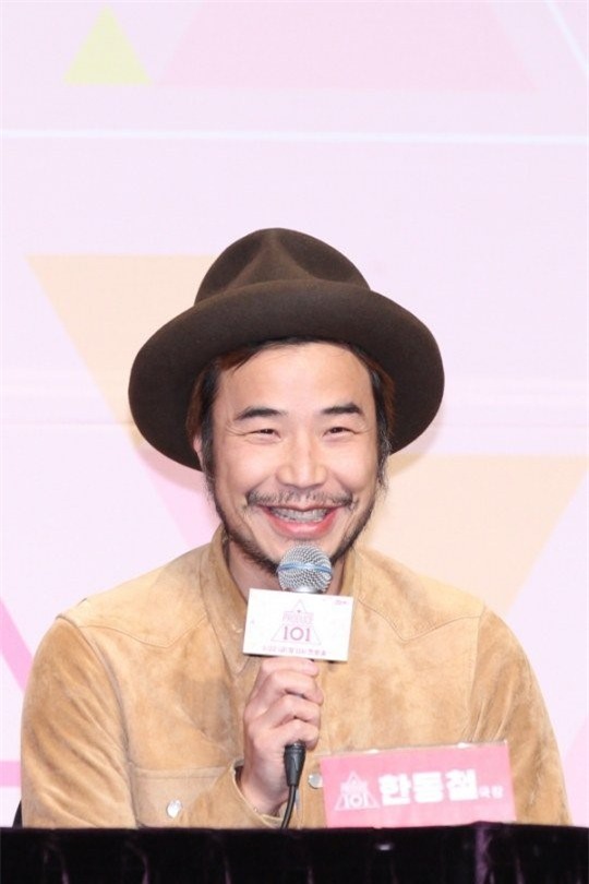 Đạo diễn sản xuất gọi show truyền hình Hàn là khiêu dâm - Ảnh 2.