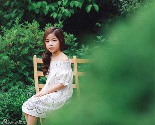 be gai 8 tuoi so huu ve dep sang chanh khien hotgirl dan chi cung ao uoc - 12