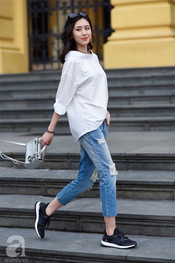 Những thiết kế quần jeans nào đang sốt sình sịch trong hè này?