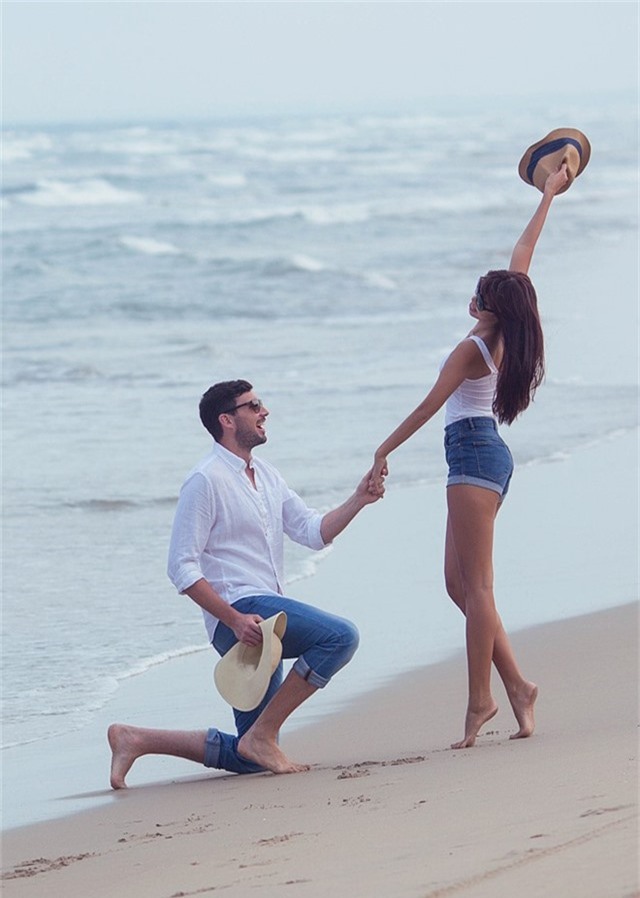 Hà Anh diện bikini chụp ảnh cưới cùng chồng Tây - Ảnh 3.