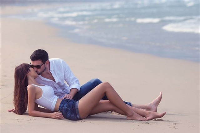 Hà Anh diện bikini chụp ảnh cưới cùng chồng Tây - Ảnh 6.