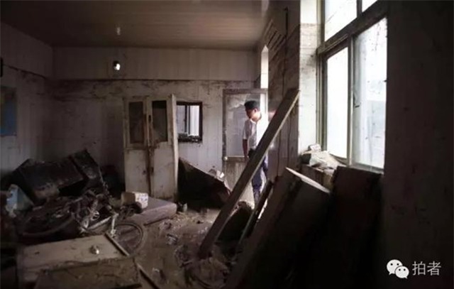 150 người chết vì mưa rơi, người dân Trung Quốc khóc nấc vì tán gia bại sản - Ảnh 14.