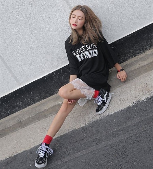 Toàn bộ mỡ bụng sẽ biến mất nhờ 4 chiếc áo hot nhất hè này