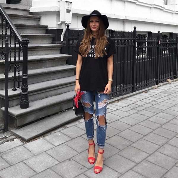 Toàn bộ mỡ bụng sẽ biến mất nhờ 4 chiếc áo hot nhất hè này