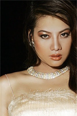 thoi trang sao viet thoi xua: khong dao keo truong ngoc anh van dep 