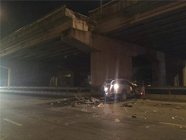 ô tô lao từ đường trên cao, đường vành đai 3, lao từ cầu Thanh Trì, tài xế tử vong khi lao từ đường trên cao