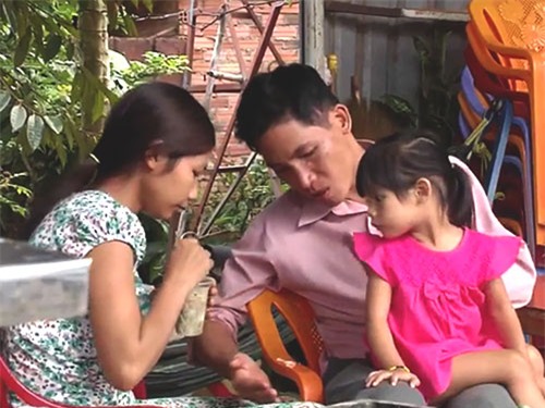 Nụ cười và nước mắt của hai gia đình bị trao nhầm con cách đây 3 năm ở Bình Phước - 1