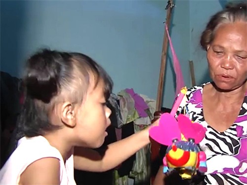 Nụ cười và nước mắt của hai gia đình bị trao nhầm con cách đây 3 năm ở Bình Phước - 2