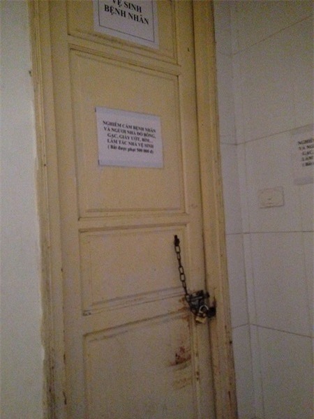 benh nhan phai dong truoc 220 nghin moi duoc di ve sinh o benh vien - 3