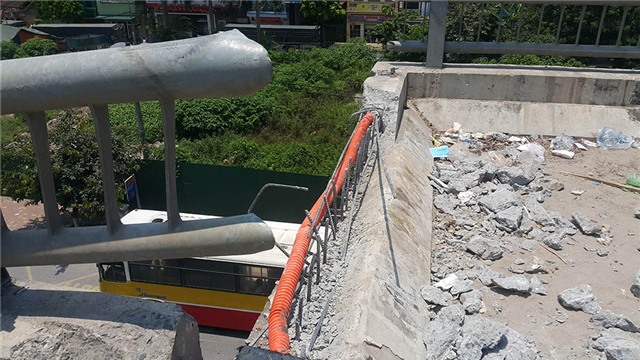 lao xuống từ đường trên cao, góc cụt đường trên cao, đường vành đai 3, Pháp Vân