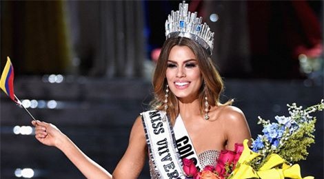 Á hậu Hoàn vũ bị trao nhầm vương miện đã từ bỏ danh hiệu - Ảnh 1.