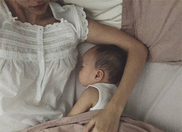 Ảnh hiếm hoi về con trai Hà Tăng 8