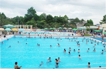 Bơi trong bể phao ngoài trời, bé gái 11 tuổi chết đuối thương tâm - Ảnh 4.