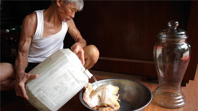 gà đông tảo ngâm rượu, gà đông tảo, gà tiến vua, đặc sản gà đông tảo, gà đông tảo khoái châu