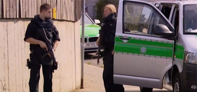 Nóng: Nổ bom gần trung tâm nhập cư của Đức - Ảnh 6.