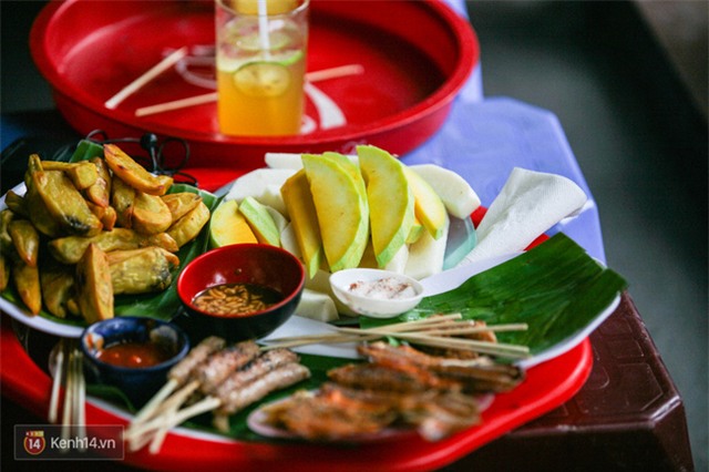 Ăn vặt ở Hà Nội mà bỏ qua 3 combo thần thánh này thì... chán hẳn! - Ảnh 7.