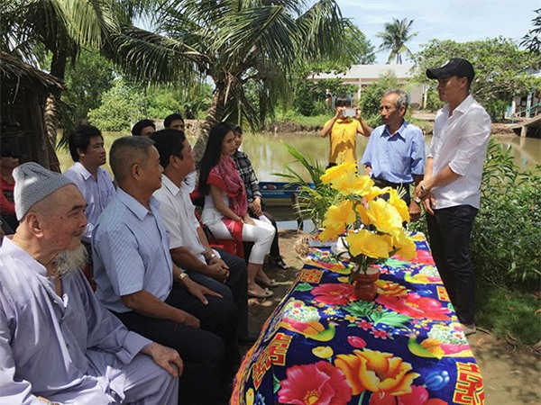 cong vinh - thuy tien bi nem da vi xay cau tu thien... kem chat luong hinh anh 3