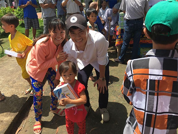 cong vinh - thuy tien bi nem da vi xay cau tu thien... kem chat luong hinh anh 6