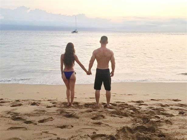 MC khêu gợi, MC thời tiết, thể hình chuẩn, body hot