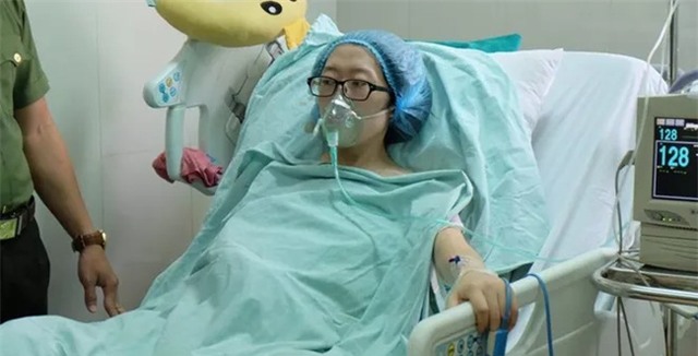 Xúc động bài thơ Nín đi con gửi tặng con trai thiếu úy Huyền Trâm - Ảnh 1.