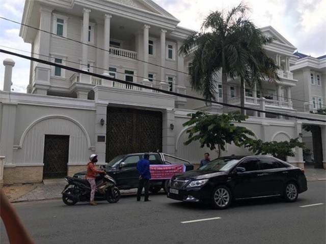 Thu Minh phản pháo tin đồn cùng chồng lừa đảo, bị doanh nghiệp siết nợ tận nhà - Ảnh 3.