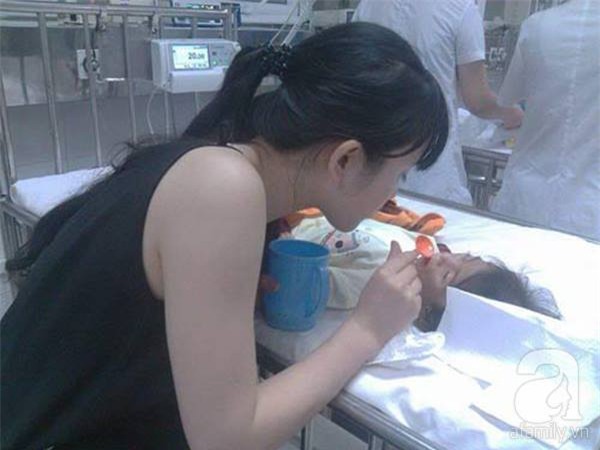 Hành trình kỳ diệu thay da đổi thịt của bé gái 14 tháng tuổi chỉ nặng 3,5kg