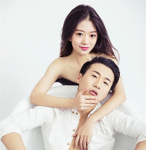 khong dam cuoi vi so ban trai “yeu” qua - 2