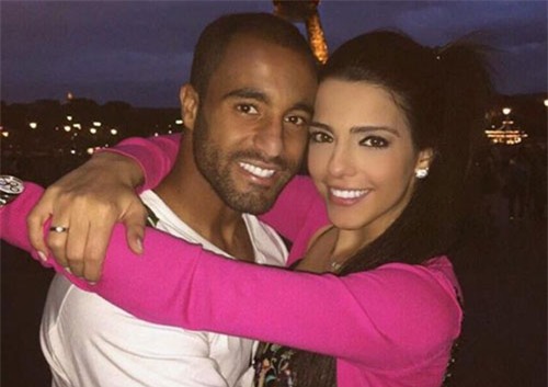 tien ve lucas moura khoe ban gai tuyet sac hinh anh 1