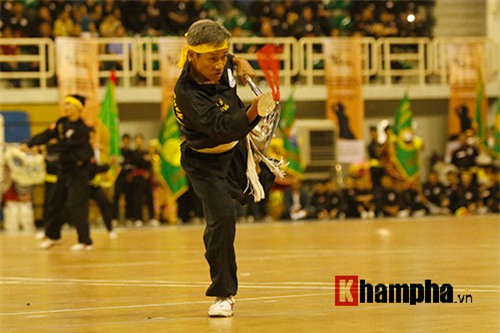 Võ sư Việt một chân múa đại đao lại “gây sốt” - 5